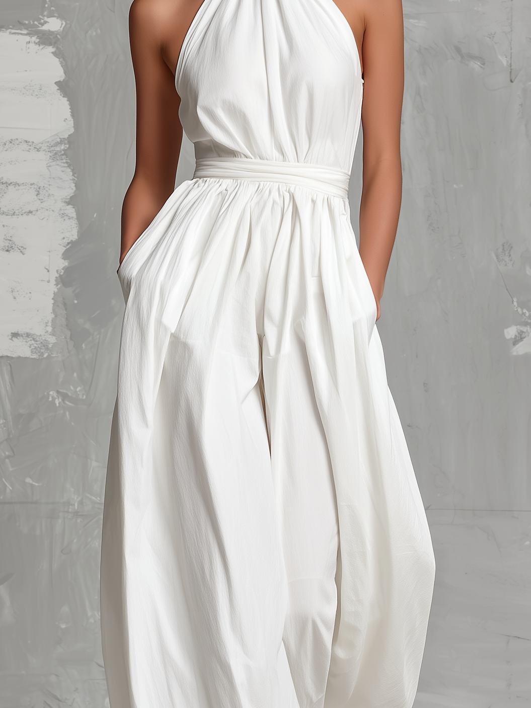 Mono Elegante con Cuello Halter