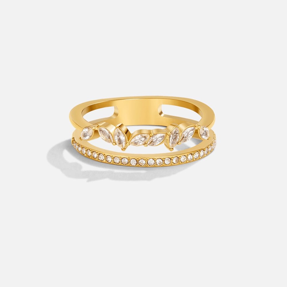 Anillo Dorado con Cristales