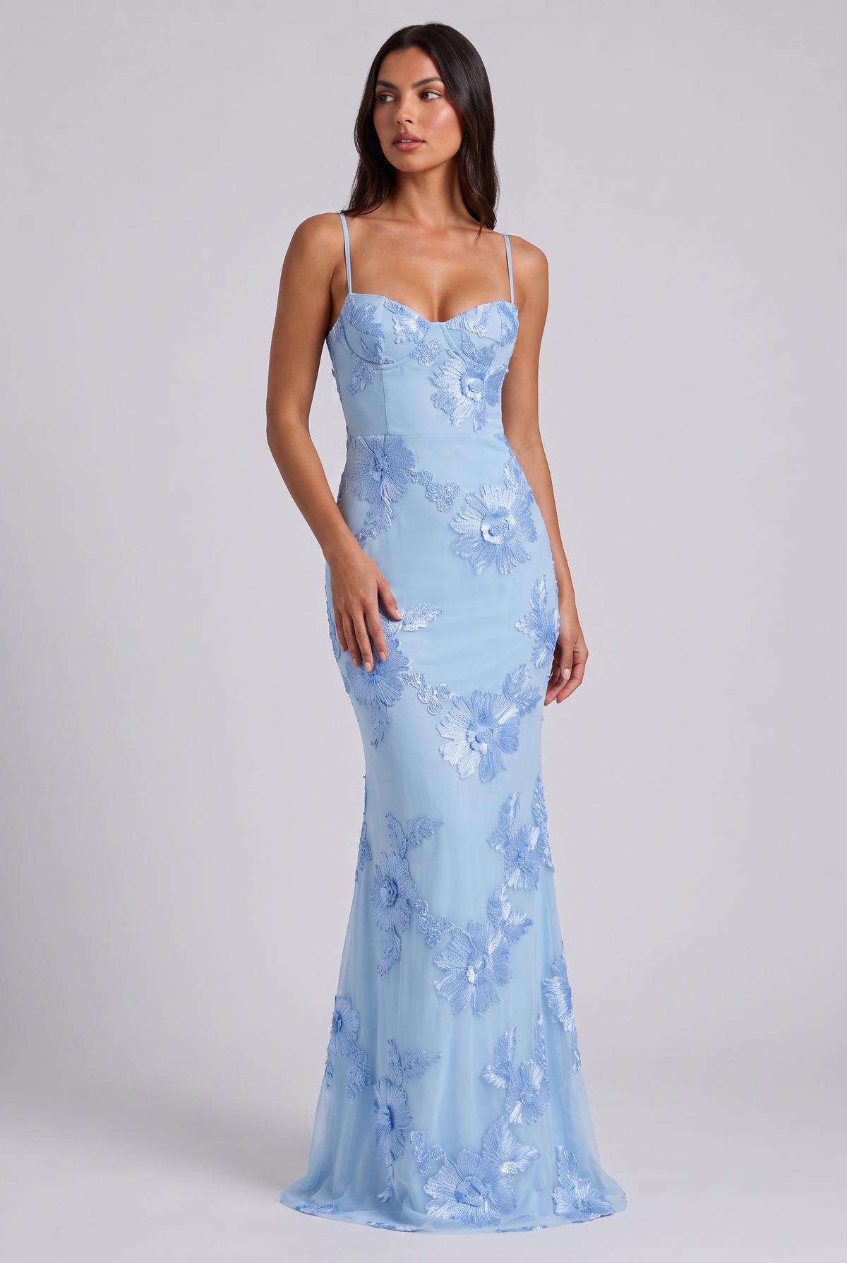 Vestido Maxi Burdeos con Estampado Floral – Elegancia Femenina y Sofisticada