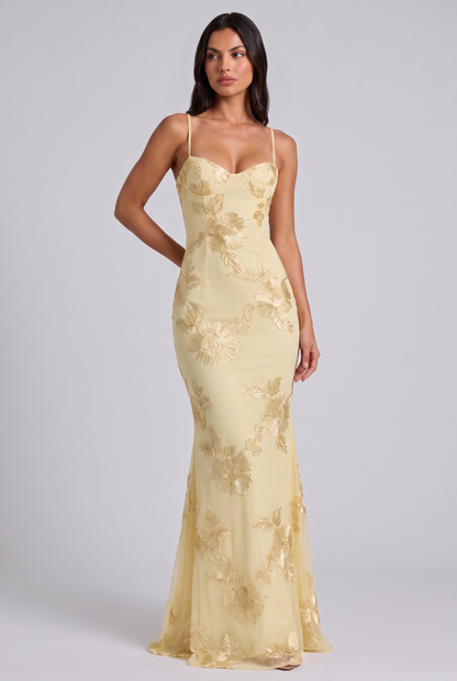 Vestido Maxi Burdeos con Estampado Floral – Elegancia Femenina y Sofisticada