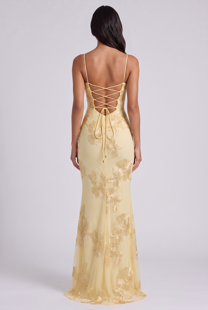 Vestido Maxi Burdeos con Estampado Floral – Elegancia Femenina y Sofisticada