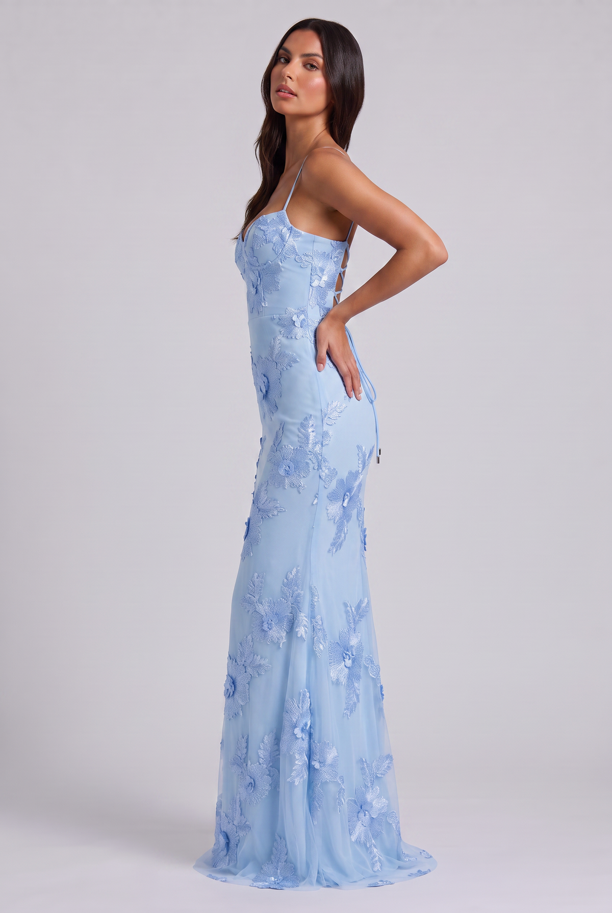 Vestido Maxi Burdeos con Estampado Floral – Elegancia Femenina y Sofisticada