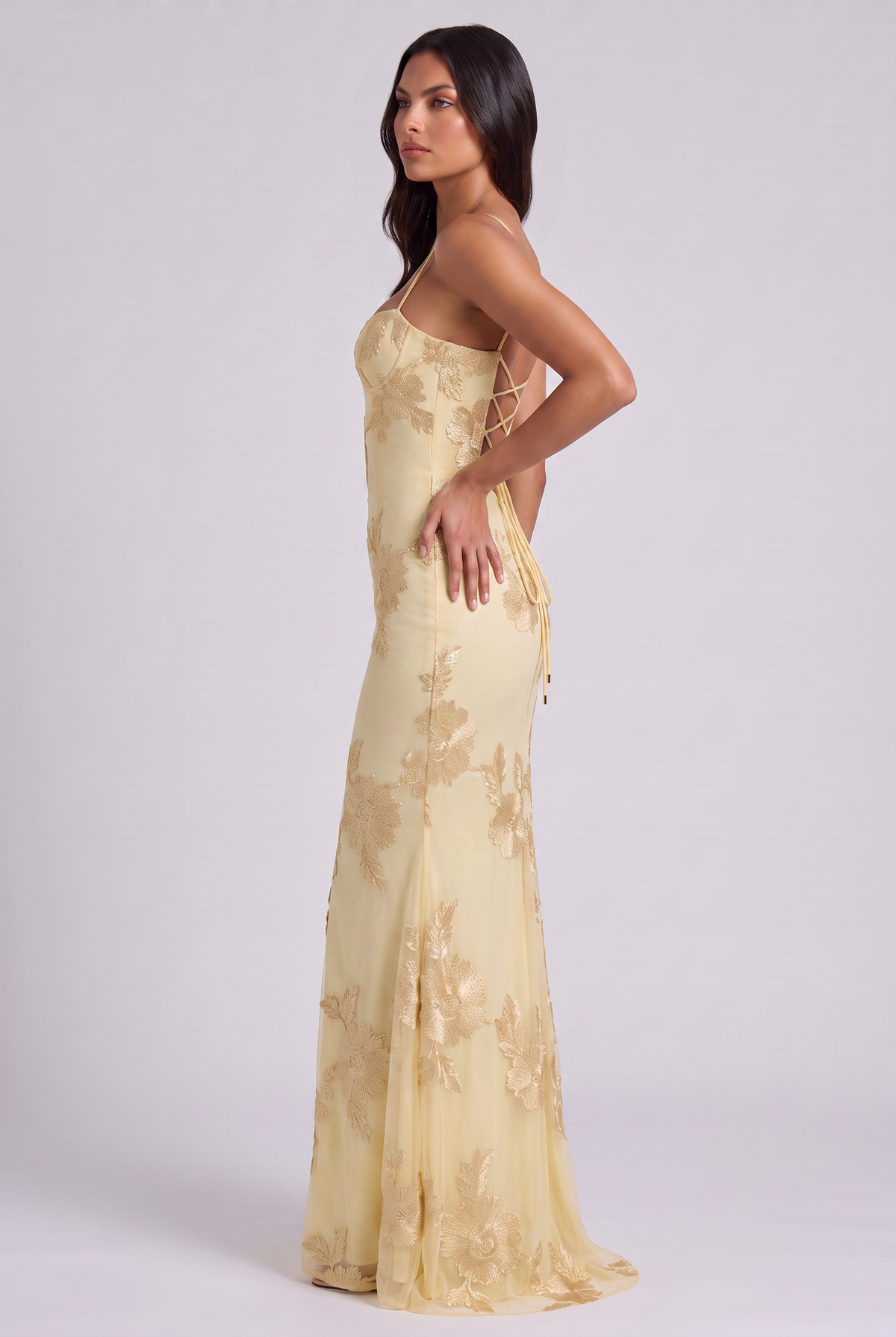 Vestido Maxi Burdeos con Estampado Floral – Elegancia Femenina y Sofisticada