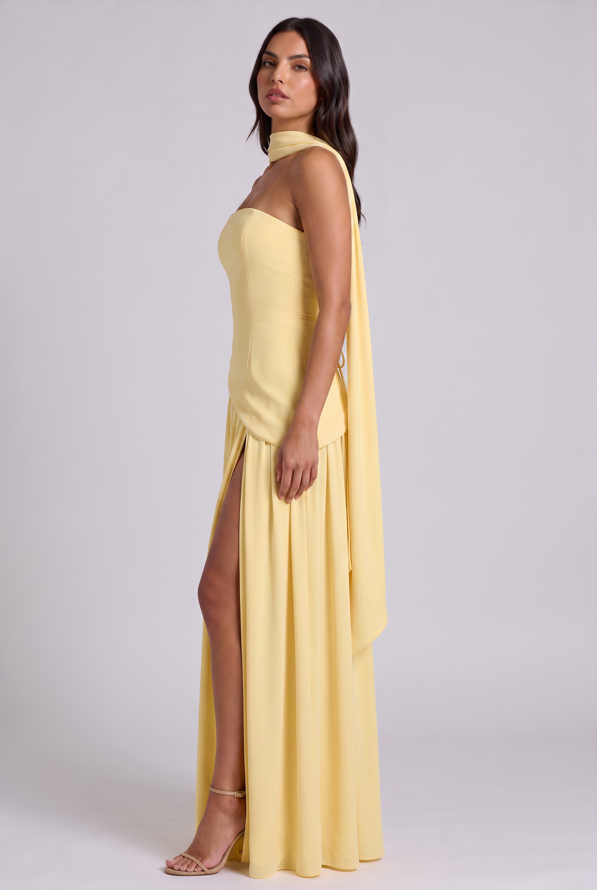 Vestido Maxi Burdeos – Elegancia Sofisticada con Escote