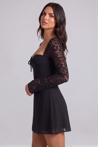 Vestido Mini Rosa de Encaje – Elegancia Romántica y Femenina