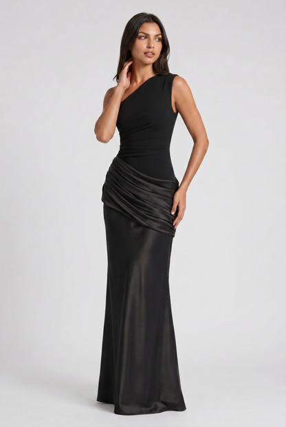 Vestido Maxi Marrón con Drapeado – Elegancia Asimétrica