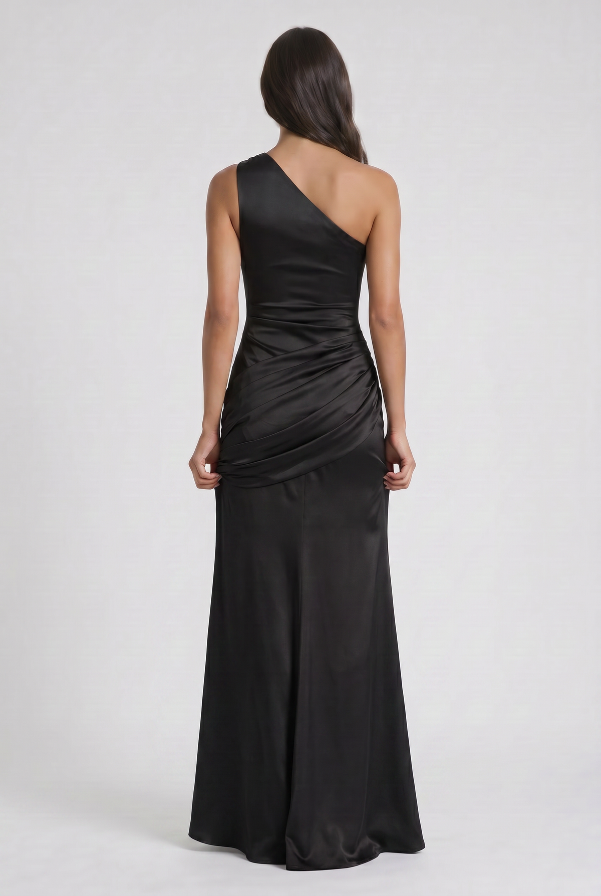 Vestido Maxi Marrón con Drapeado – Elegancia Asimétrica