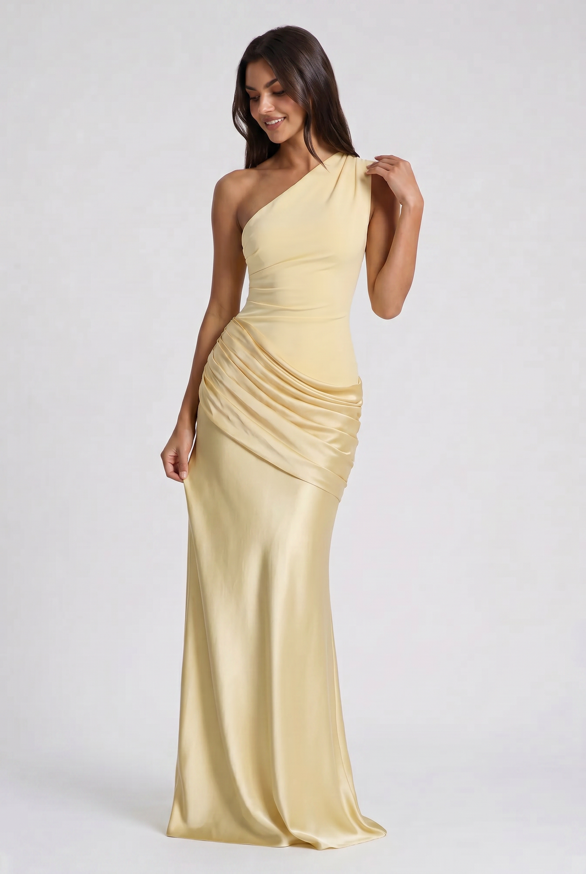 Vestido Maxi Marrón con Drapeado – Elegancia Asimétrica