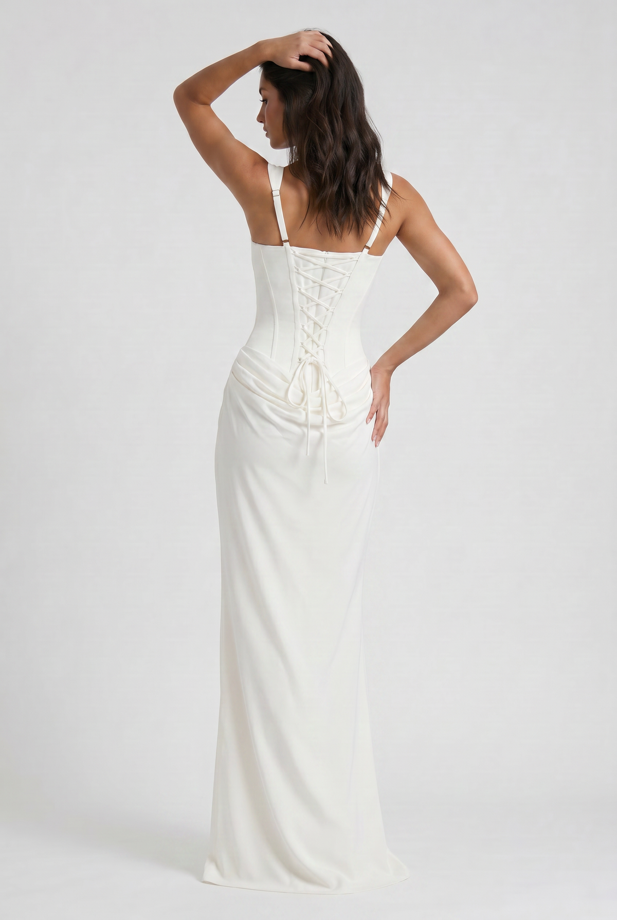 Vestido Maxi Burdeos con Drapeado – Elegancia y Silueta Refinada