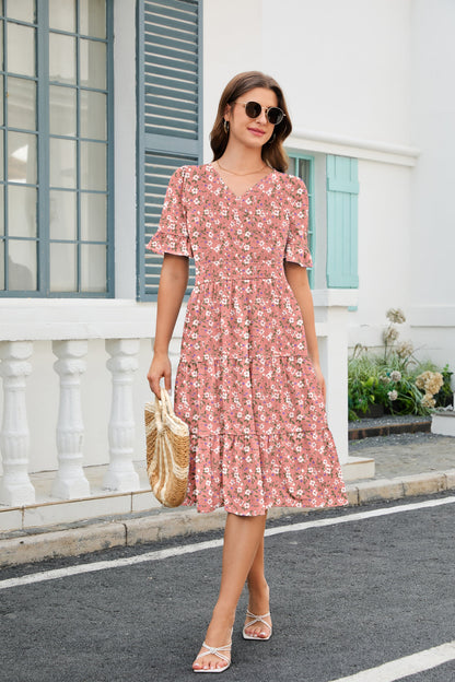Vestido midi bohemio floral de corte A con bajo de volantes en capas