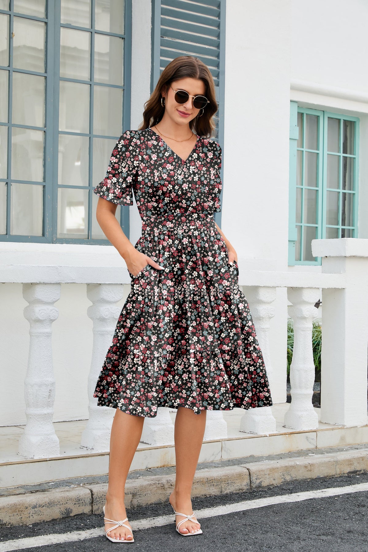 Vestido midi bohemio floral de corte A con bajo de volantes en capas