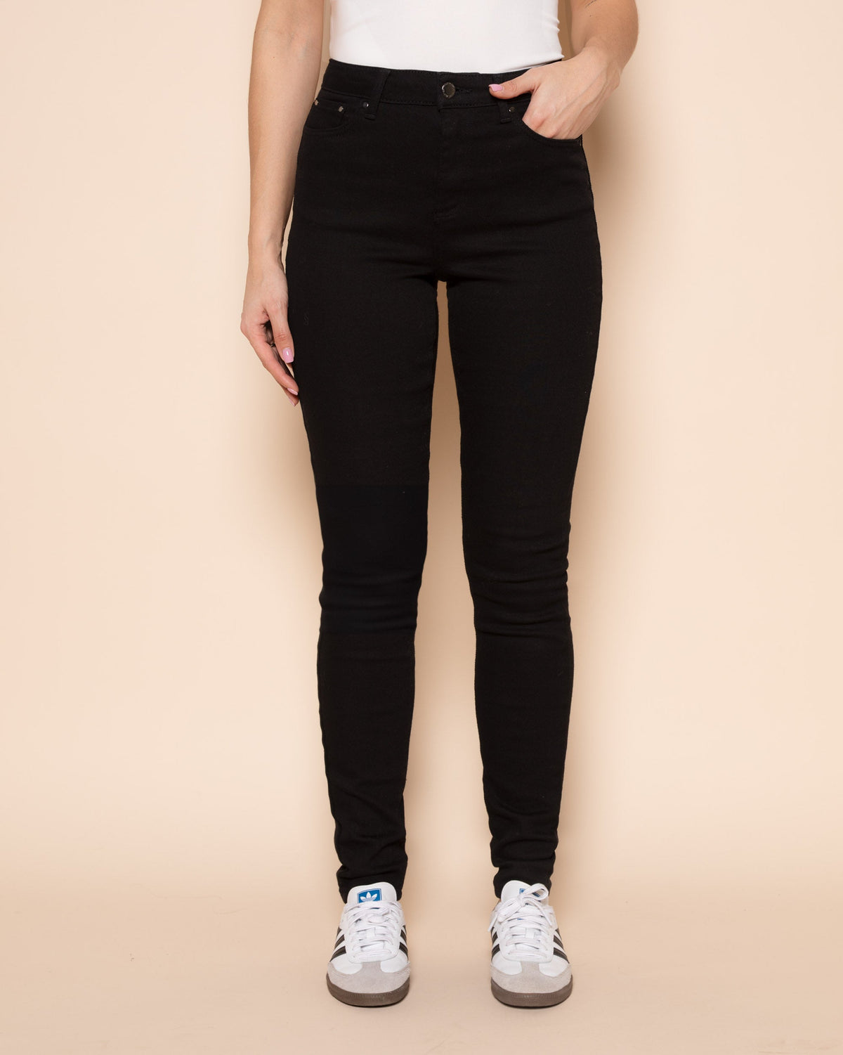Pantalones pitillo negros