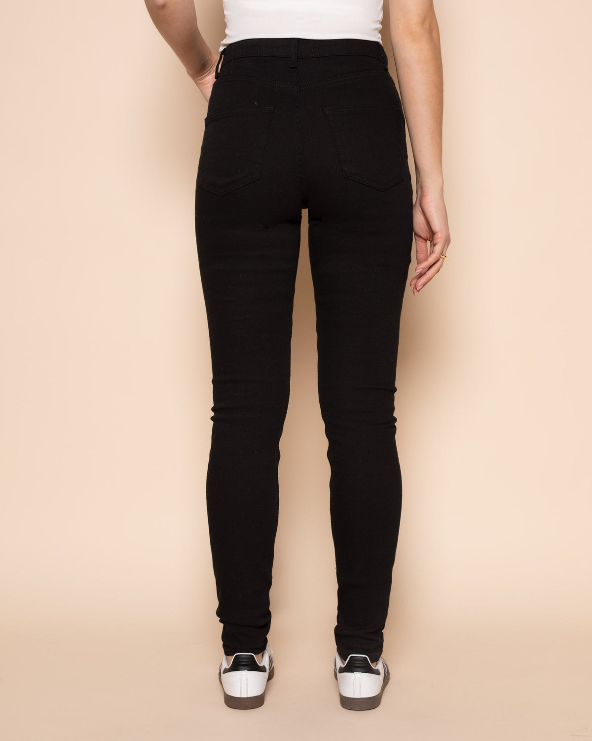 Pantalones pitillo negros