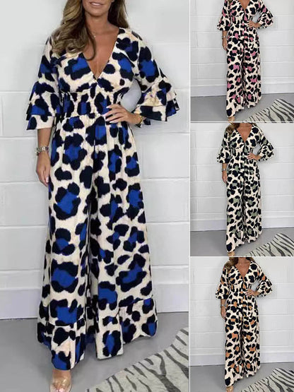 Nuevos monos con escote en V y estampado de leopardo.