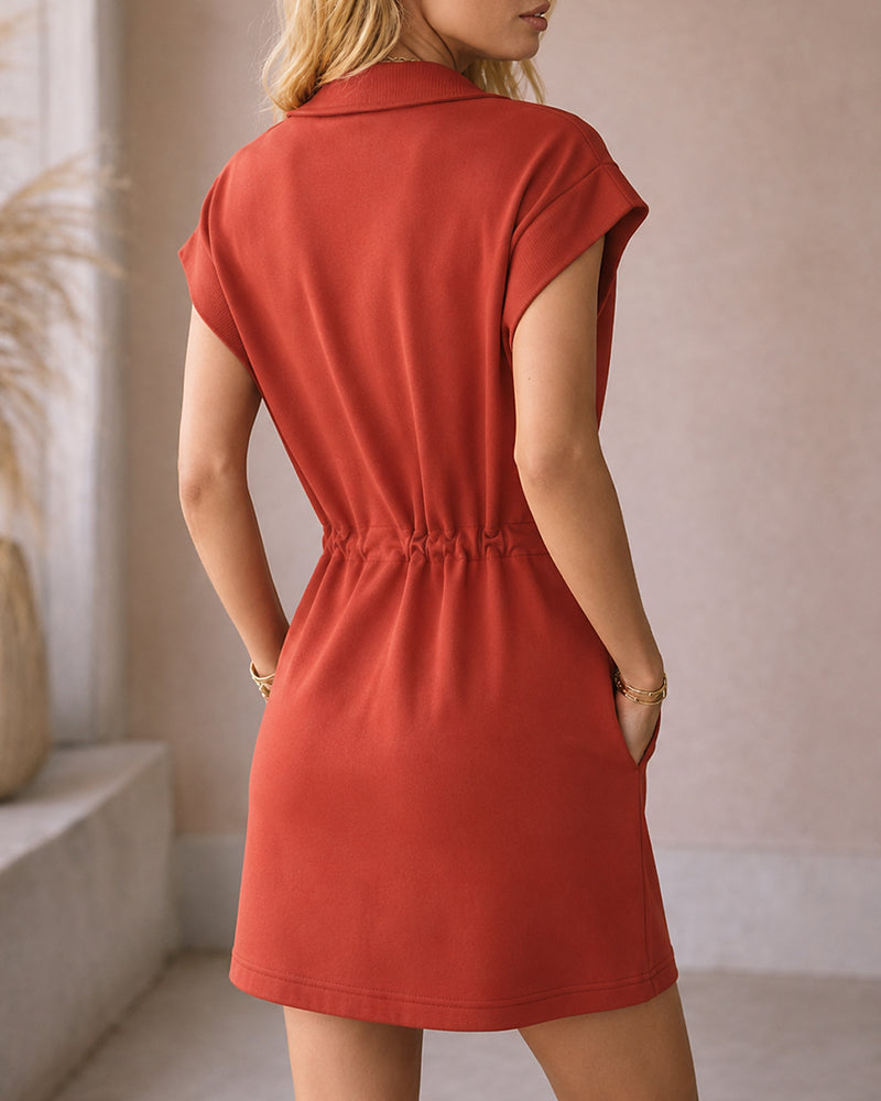 Vestido Corto Deportivo con Cintura Ajustable y Cremallera de Media Abertura