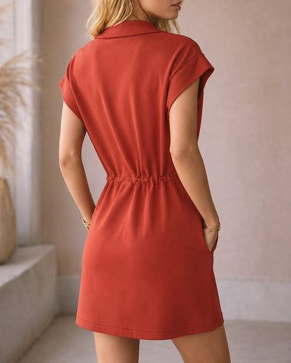 Vestido Corto Deportivo con Cintura Ajustable y Cremallera de Media Abertura