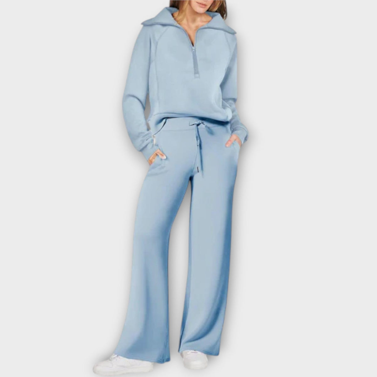 Conjunto cómodo de 2 piezas para estar en casa.