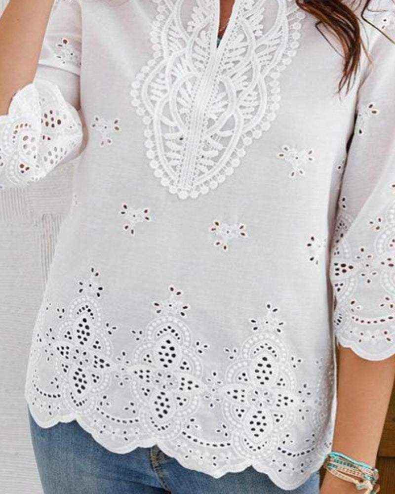 Top Bohemio de Manga 3/4 con Bordado de Ojales y Mezcla de Algodón