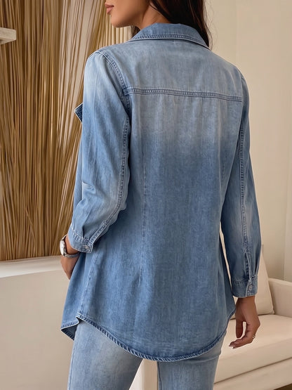 Chaqueta vaquera abierta por delante con bajo asimétrico