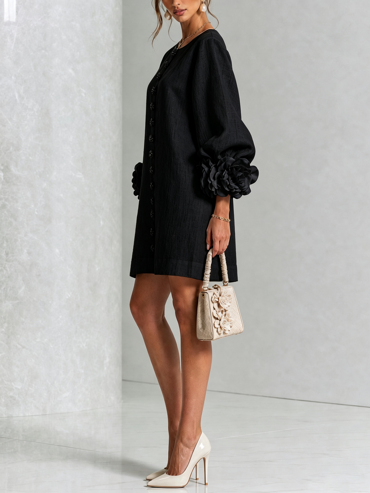 Vestido Mini de Lino Mezclado con Puños de Rosa, Negro