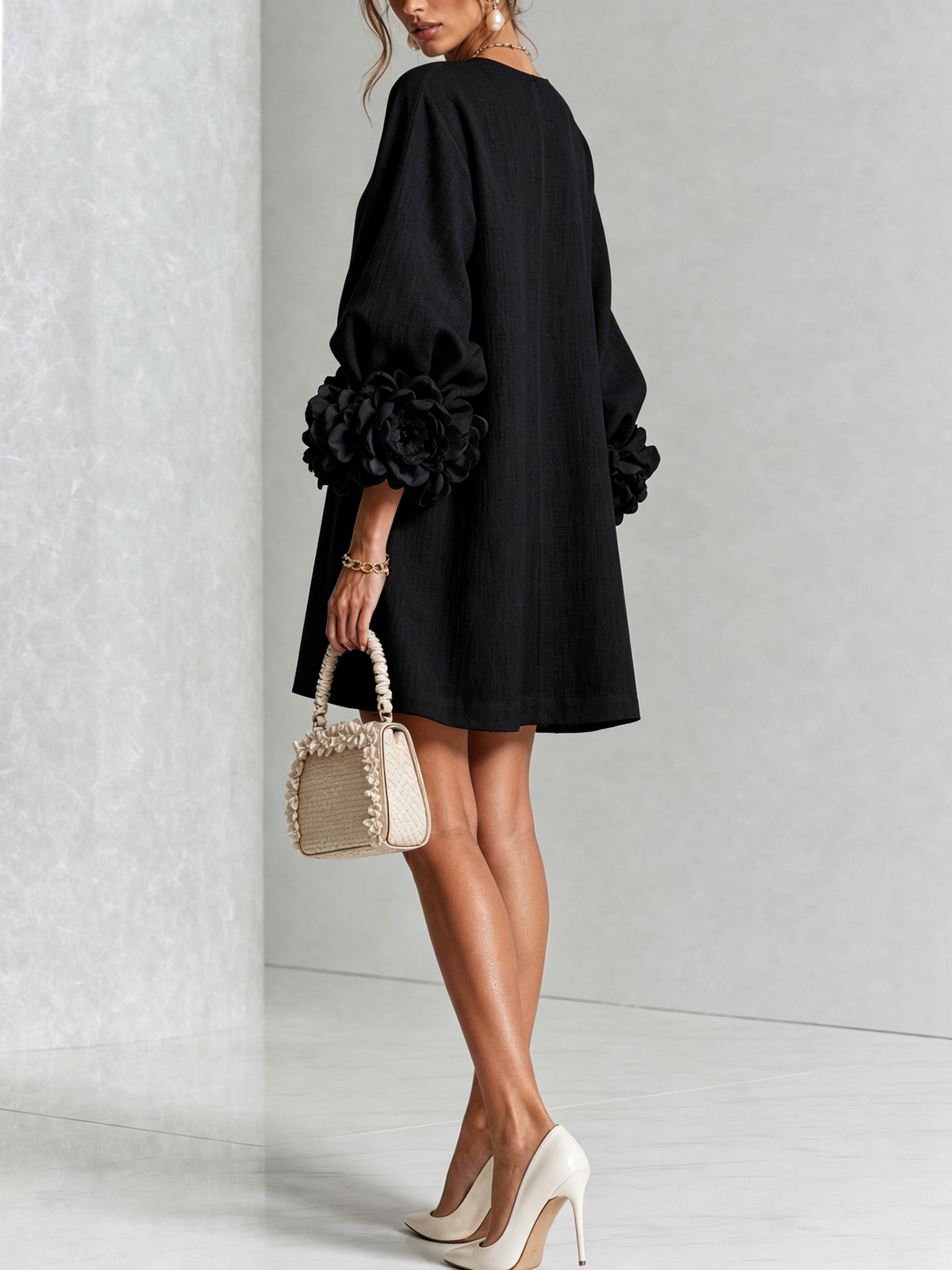 Vestido Mini de Lino Mezclado con Puños de Rosa, Negro