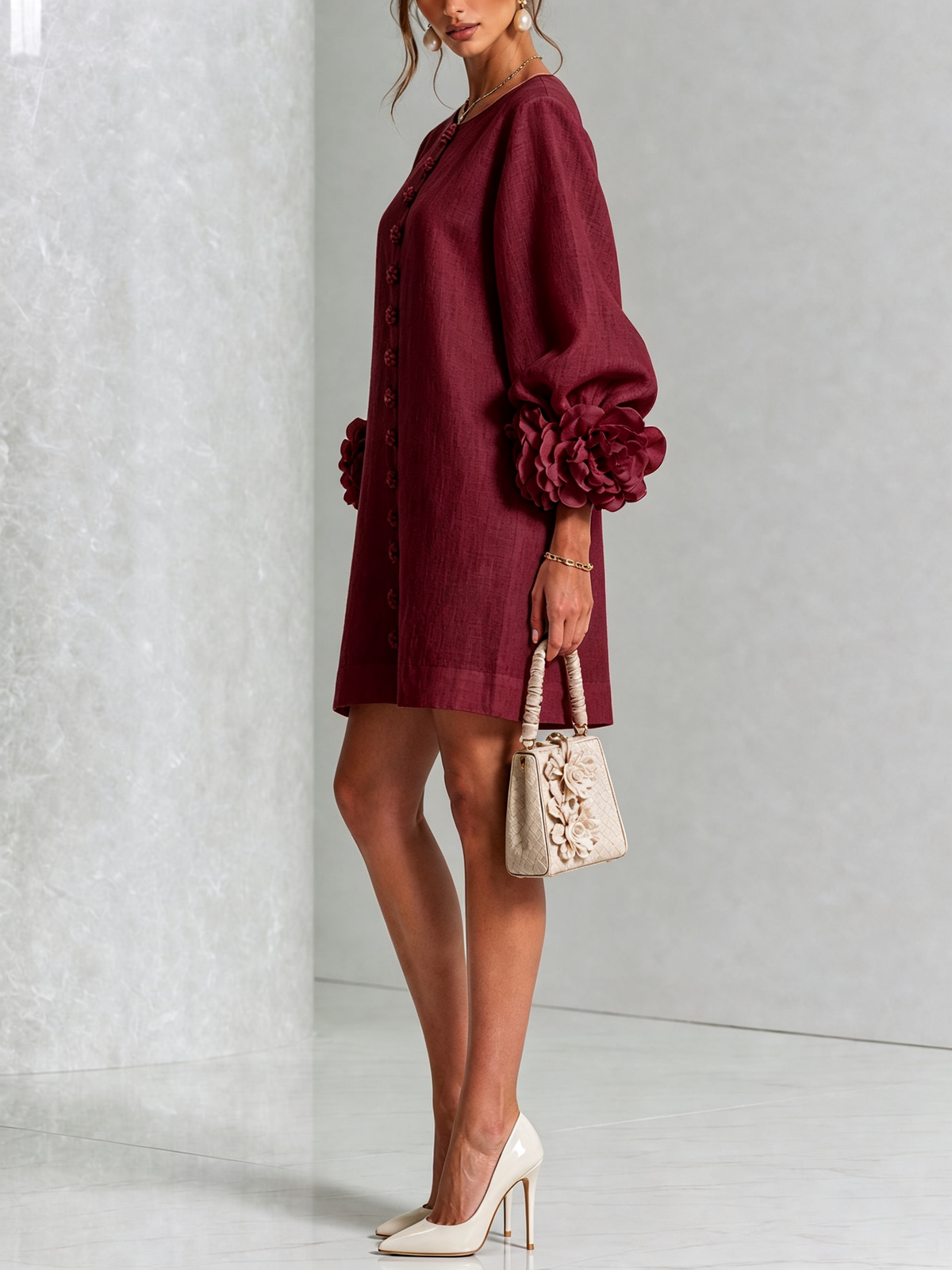 Vestido Mini de Mezcla de Lino con Puños de Flores, Burdeos