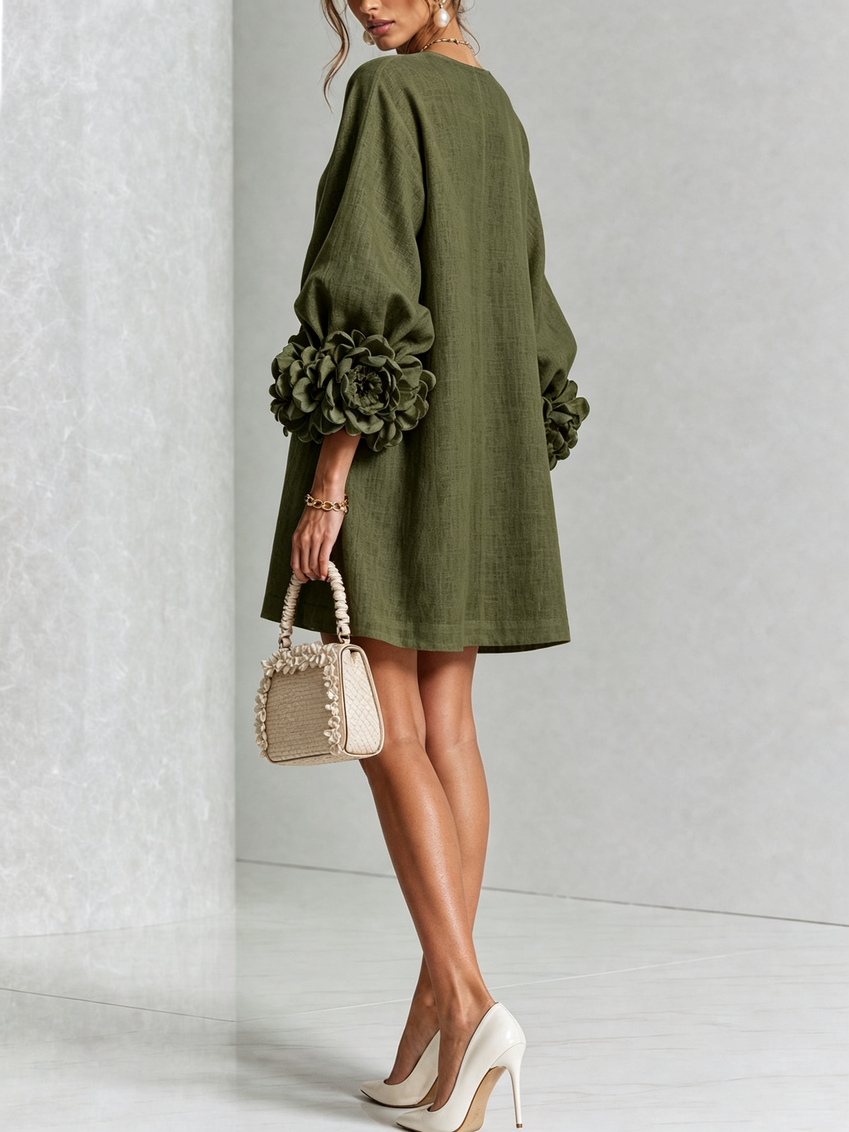 Vestido Mini de Mezcla de Lino con Puños de Flores, Verde Oliva