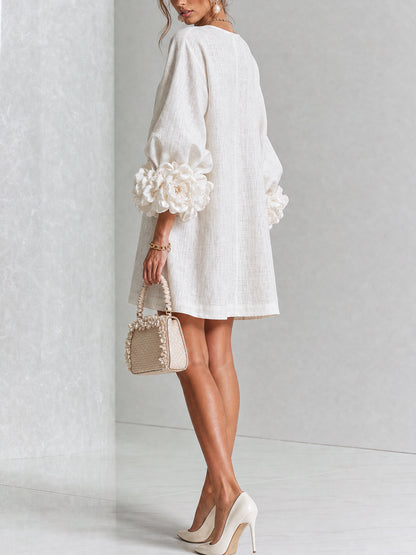 Vestido Blanco Mini de Mezcla de Lino con Puños de Flores