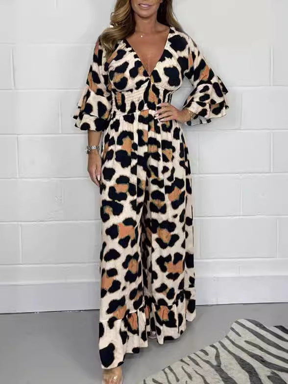 Nuevos monos con escote en V y estampado de leopardo.