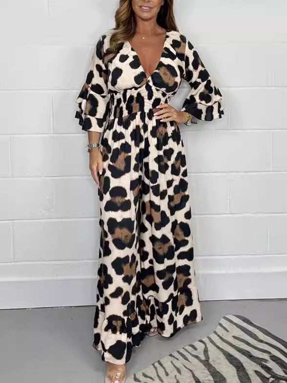 Nuevos monos con escote en V y estampado de leopardo.