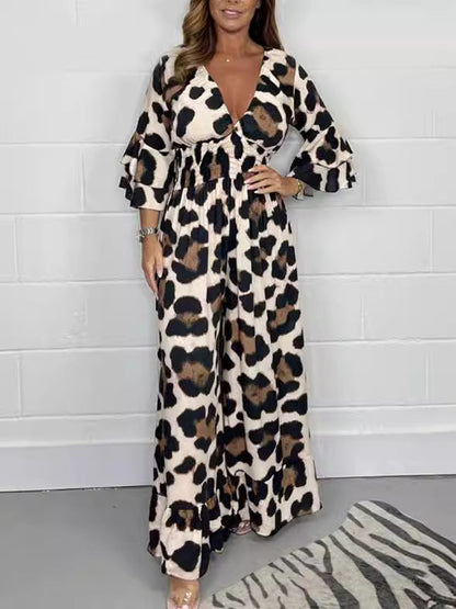 Nuevos monos con escote en V y estampado de leopardo.