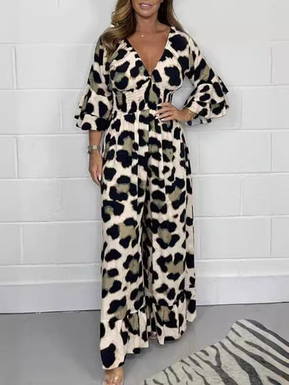Nuevos monos con escote en V y estampado de leopardo.