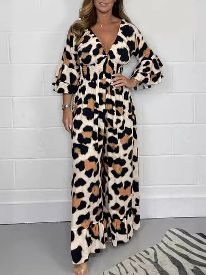 Nuevos monos con escote en V y estampado de leopardo.